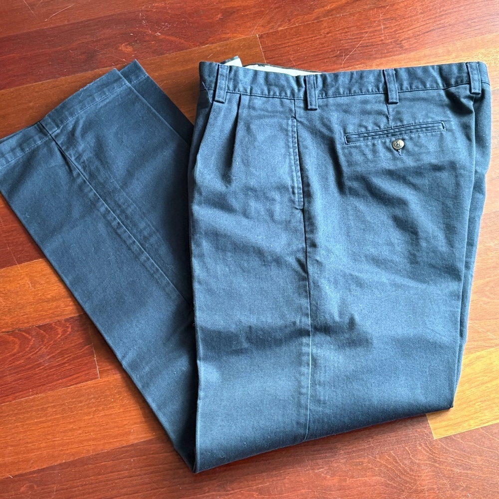 Haggar Classic Black Dress Pants - Size 32 x 32